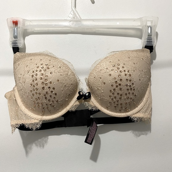 Victoria's Secret Other - Victoria’s Secret sequined push up bra 34d
